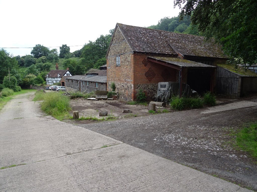 Underhills Farm © Philip Halling :: Geograph Britain and Ireland