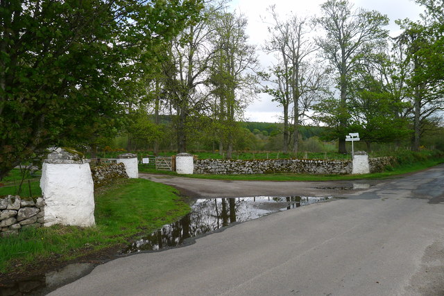 Entrance to Scotsburn Farm and House