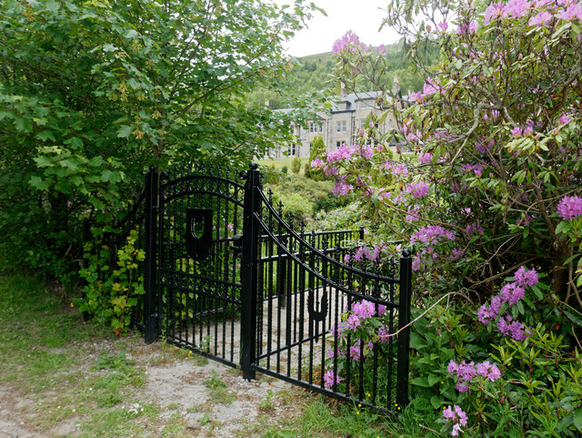 Gate to the grounds of Strathgarve Lodge