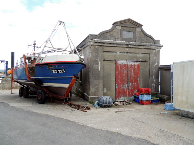 Boat and former lifeboat station, Bunagee