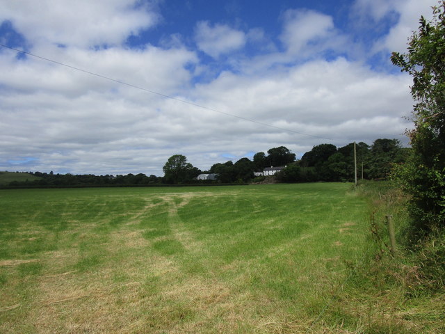 Grass field and farmhouse, Inchisine