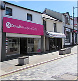 ST1599 : St David's Hospice Care charity shop in Bargoed by Jaggery