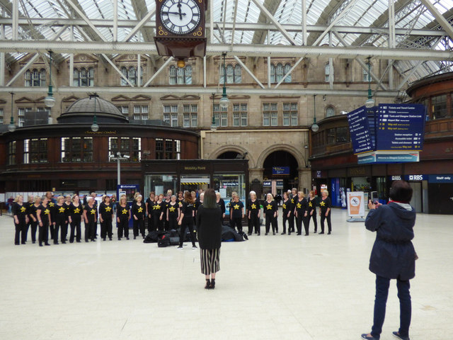 Choir in Glasgow Central railway station © Thomas Nugent :: Geograph ...