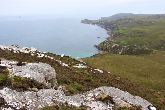 Cnoc nan Gobhar, Highland - area information, map, walks and more