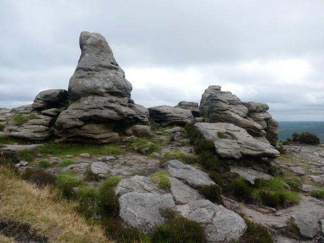 Rocky outcrop at Ringing Roger