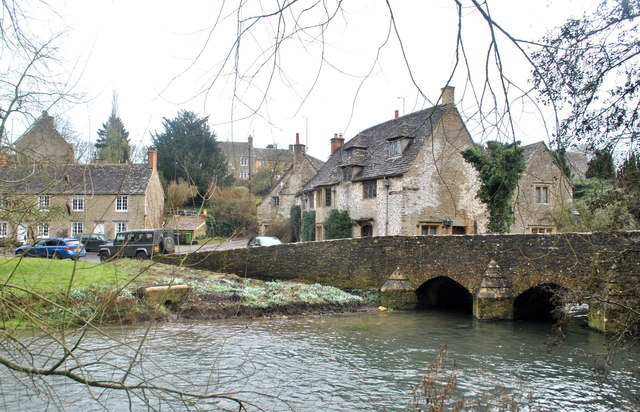 River Avon, Easton Grey, Wiltshire 2015 © Ray Bird cc-by-sa/2.0 ...