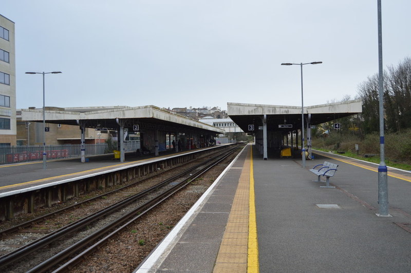 Hastings Station © N Chadwick cc-by-sa/2.0 :: Geograph Britain and Ireland