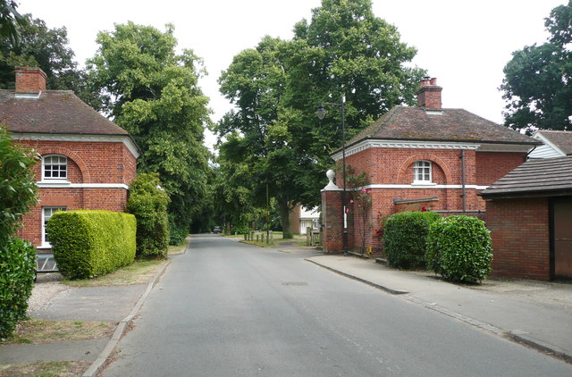 Twin lodges, Church Road, Henlow