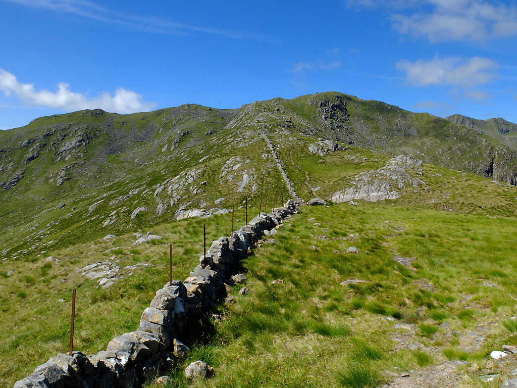 bealach-duibh-leac-john-allan-geograph-britain-and-ireland