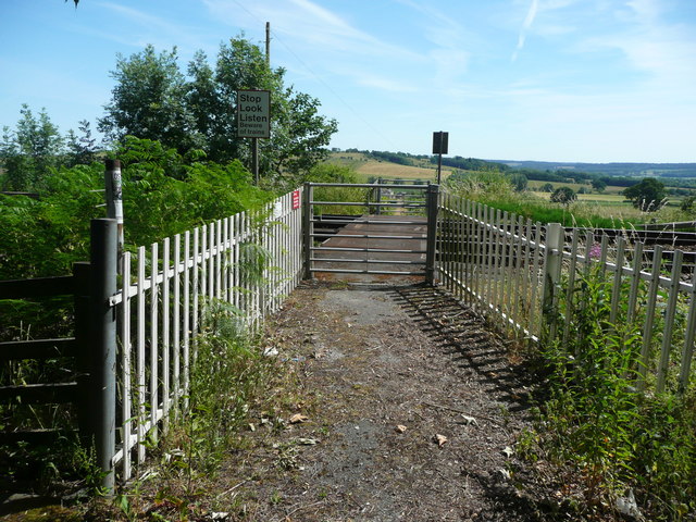 Level crossing where the footpath crosses the railway, North Rigton