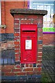 Queen Elizabeth II wall-mounted postbox, Himbleton Road, Worcester