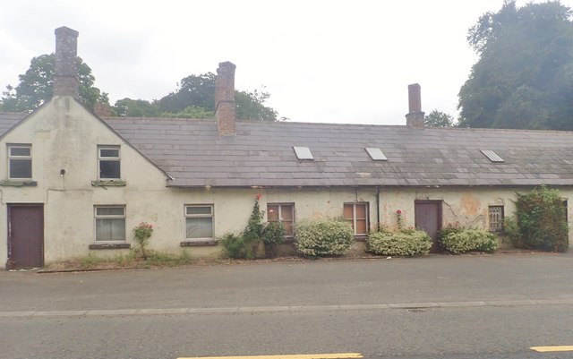 Disused cottages alongside the R173 at Ballymascanlan
