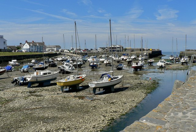Low tide in the harbour