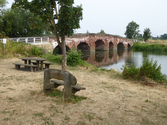 Eckington Bridge Oliver Dixon cc by sa 2.0 Geograph Britain