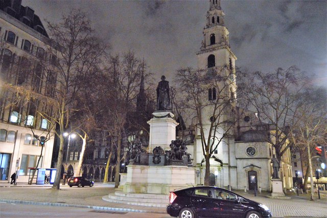 Church of St Clement Danes and Statue of Gladstone