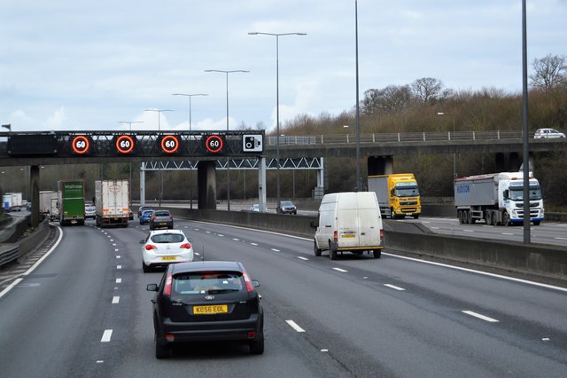 Oxshott Road Bridge, M25 © N Chadwick cc-by-sa/2.0 :: Geograph Britain ...