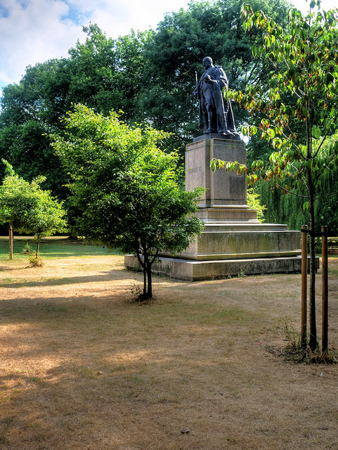 Whitworth Park Edward Vii Statue © David Dixon Geograph Britain And Ireland 1404