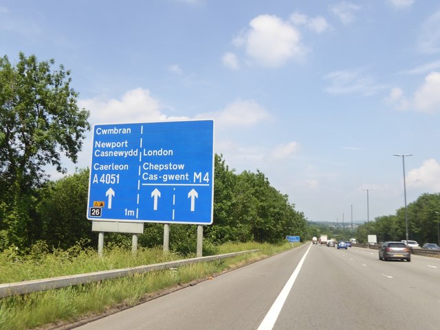 Sign on M4 for junction 26 © David Smith cc-by-sa/2.0 :: Geograph ...