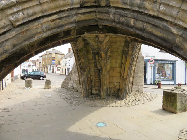 Looking under The Holy Trinity Bridge in Crowland