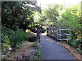 Llwybr ar hyd yr hen gamlas / Footpath along the former canal