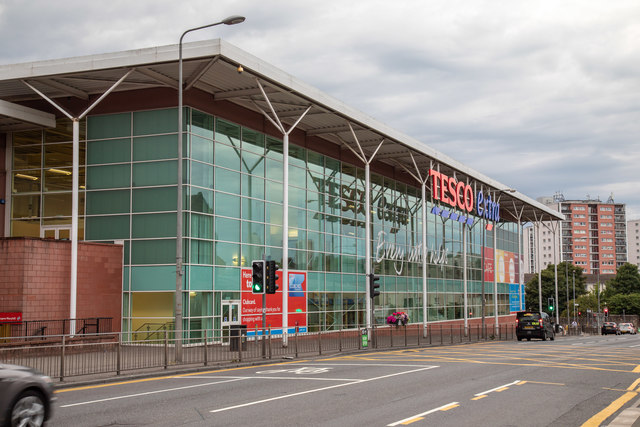 Tesco Extra Store On Maryhill Road Garry Cornes Geograph 