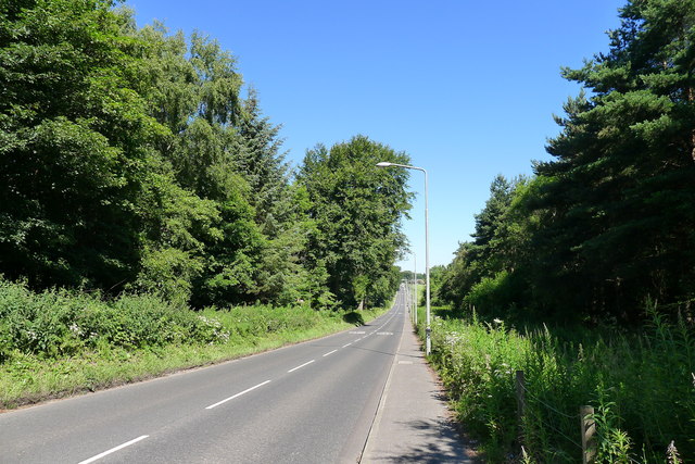 The B8046 leading towards Uphall