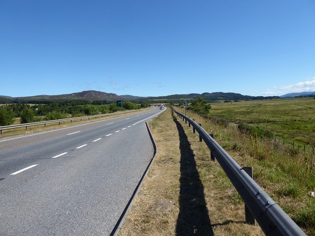 Looking north up the A9 near Ruthven Barracks