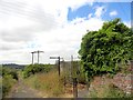 Public footpath to Quaking Houses