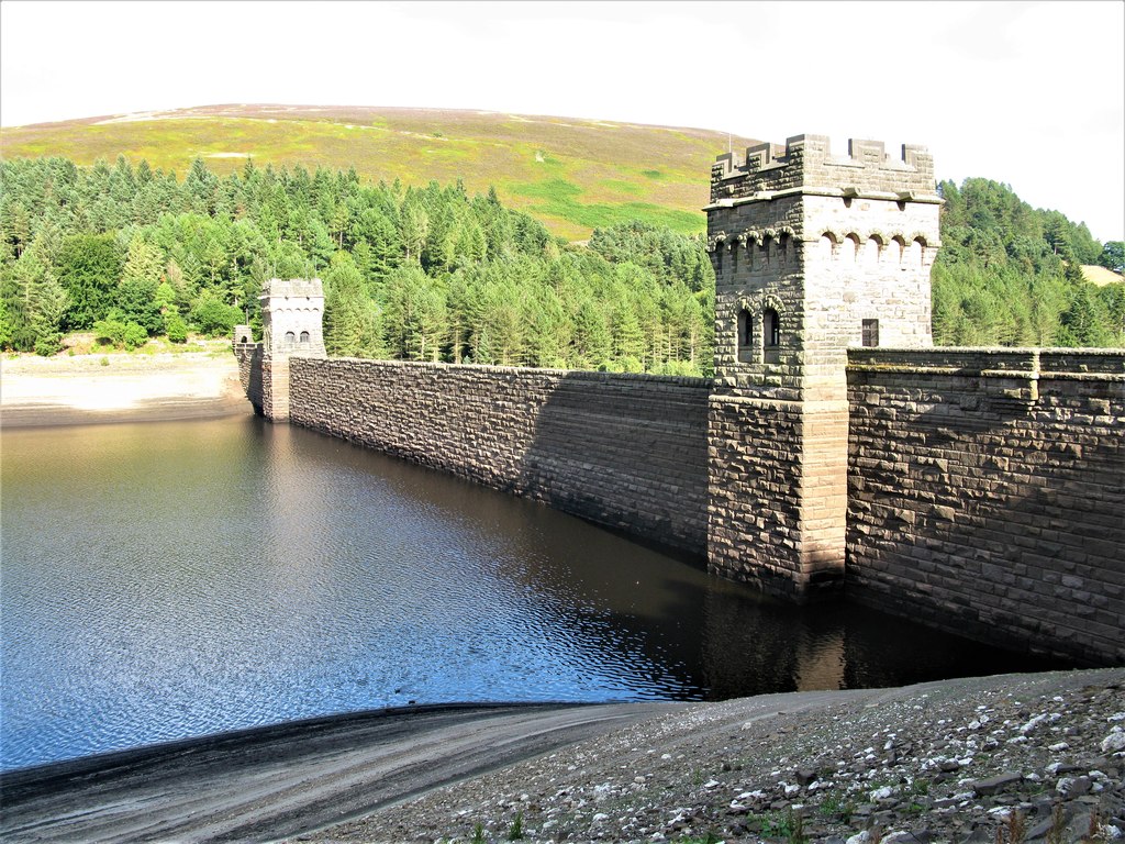 Derwent Dam, Derwent Reservoir, Upper... © G Laird :: Geograph Britain ...