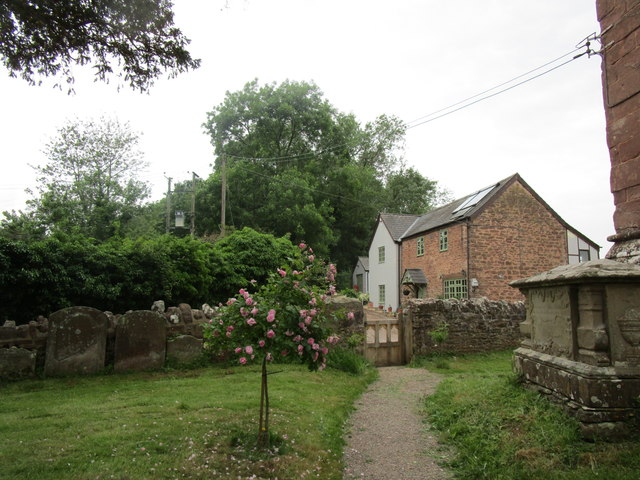 Cottages by the church, Sellack