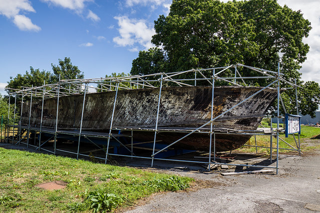 Hooton Park Trust, Ellesmere Port: HSL2552 RAF marine craft undergoing restoration