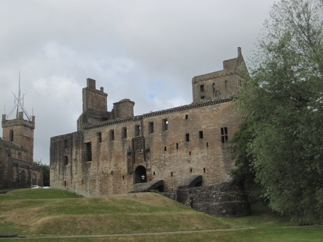 Crown of Thorns, Linlithgow & Palace