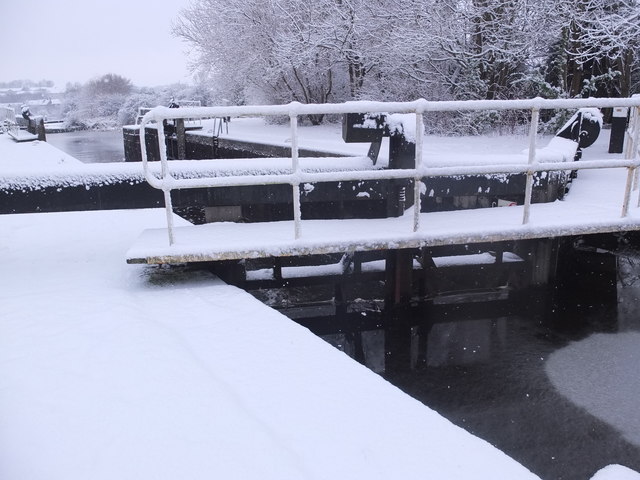 Upper Cloberhill Lock in snow
