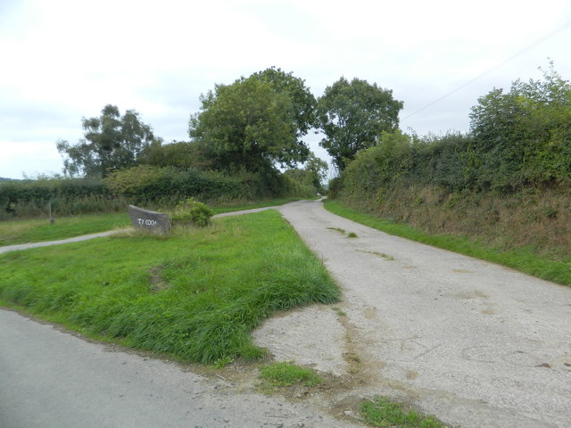 Entrance to driveway to Ty-coch Farm