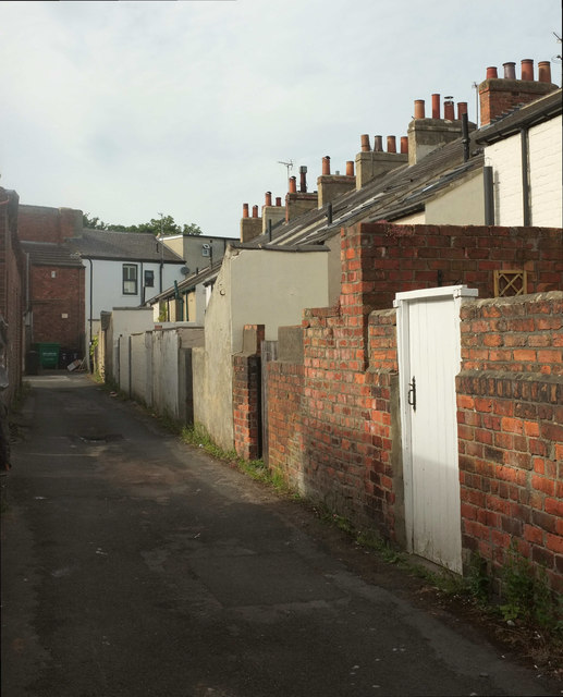 Back Street Oatlands C Derek Harper Geograph Britain And Ireland