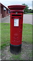 NZ3157 : Elizabeth II postbox on Tower Road, Washington by JThomas