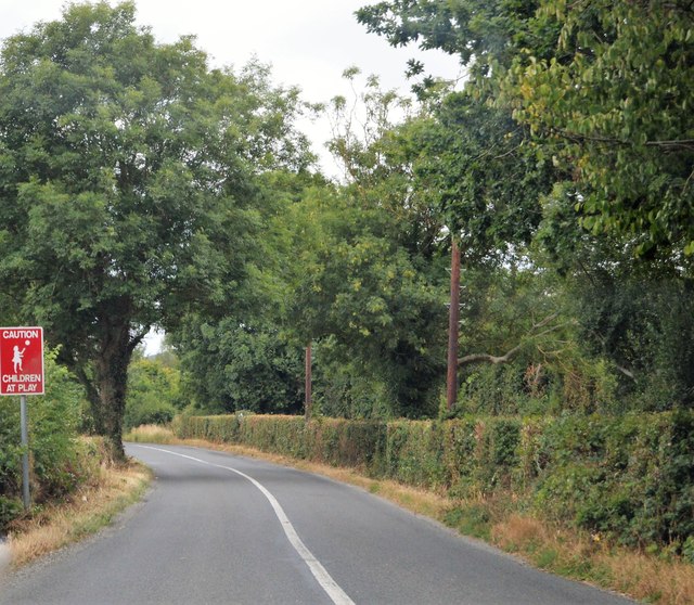 R692 © N Chadwick Cc-by-sa/2.0 :: Geograph Ireland