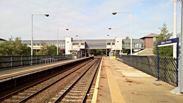 metrocentre-railway-station-chris-morgan-cc-by-sa-2-0-geograph