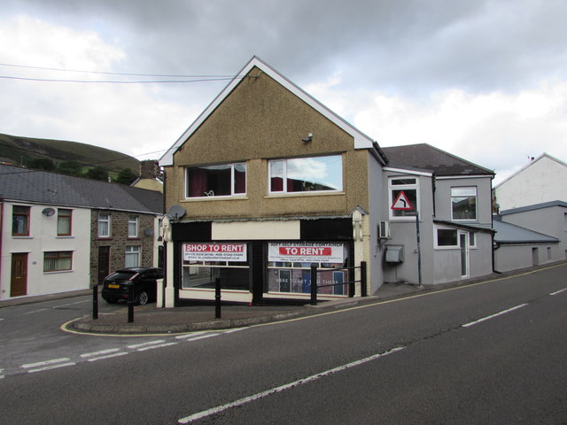 Corner shop to rent in Ogmore Vale