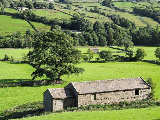 Barn close to valley floor of Swaledale