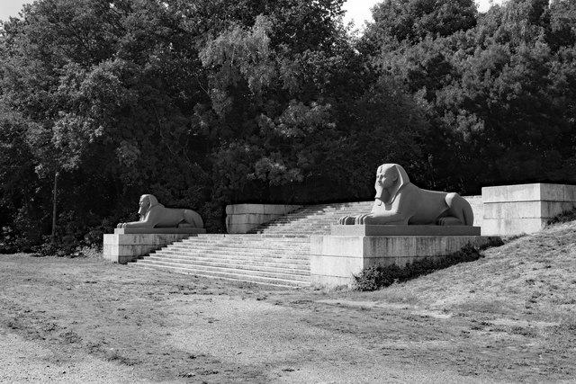 Crystal Palace Park : Sphinxes
