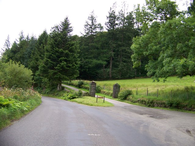 Entrance to Auchinellan near Ford