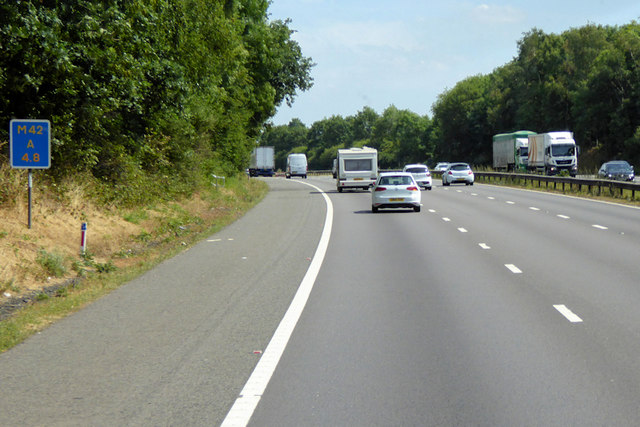 Eastbound 42 near Blackwell © David Dixon :: Geograph Britain and Ireland