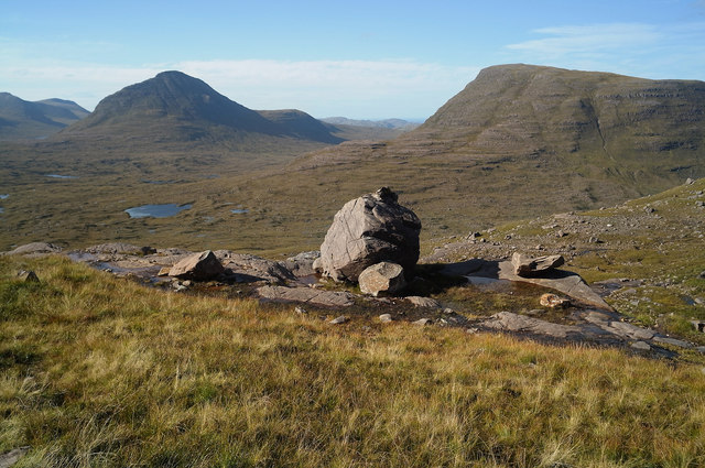 Boulder beside the path to Coire Mhic Fhearchair