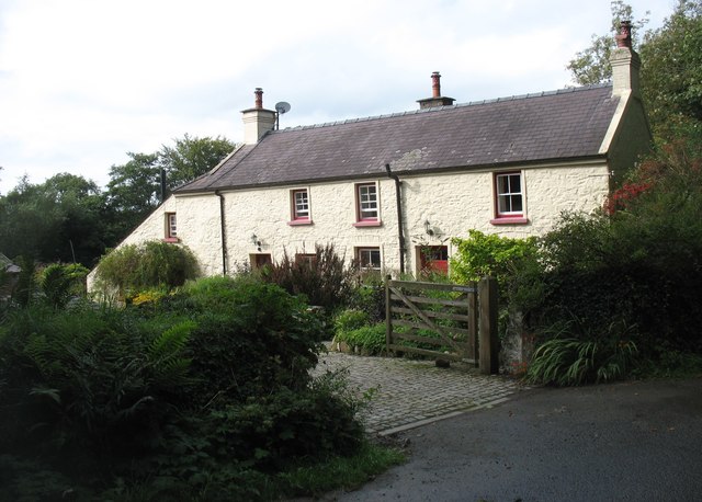 Cottage at St Dogwells Farm © David Purchase cc-by-sa/2.0 :: Geograph ...