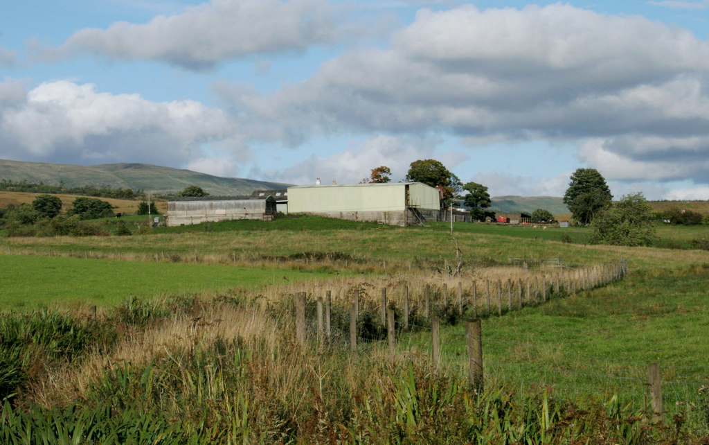 Hillhead Farm © Richard Sutcliffe cc-by-sa/2.0 :: Geograph Britain and ...