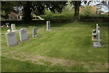 SU3994 : Family graves by Bill Nicholls