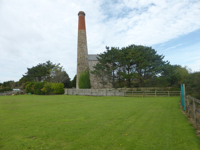 The fine chimney of Tregurtha Engine House
