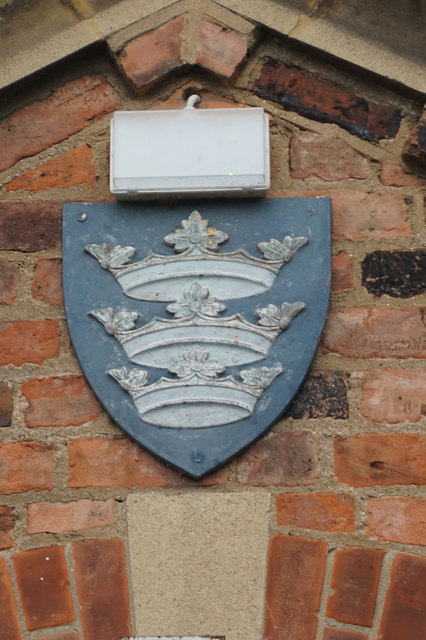 The Three Crowns Of Kingston Upon Hull C Ian S Cc By Sa 2 0 Geograph Britain And Ireland