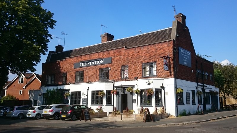 The Station pub © Mark Percy cc-by-sa/2.0 :: Geograph Britain and Ireland